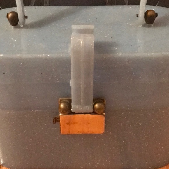 ✨💙✨ RARE! ✨💙✨ Lucite 🚌 double decker 🚌 box bag in Glitter Baby Blue! ✨💙✨ - Picture 2 of 9